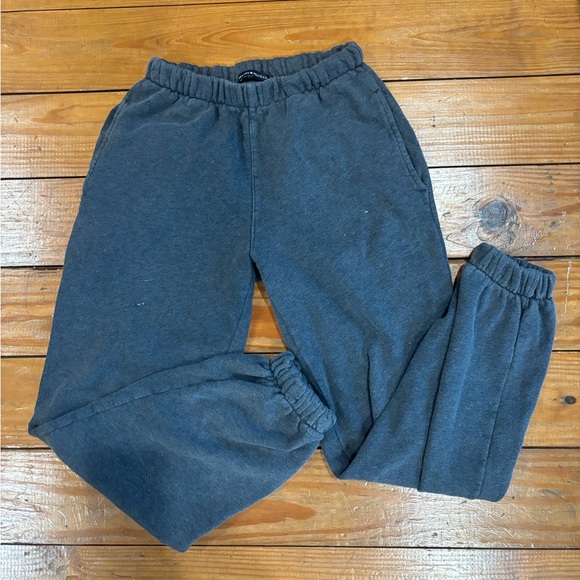 Brandy Melville Pants - (711)—BRANDY MELVILLE SWEATPANTS—
